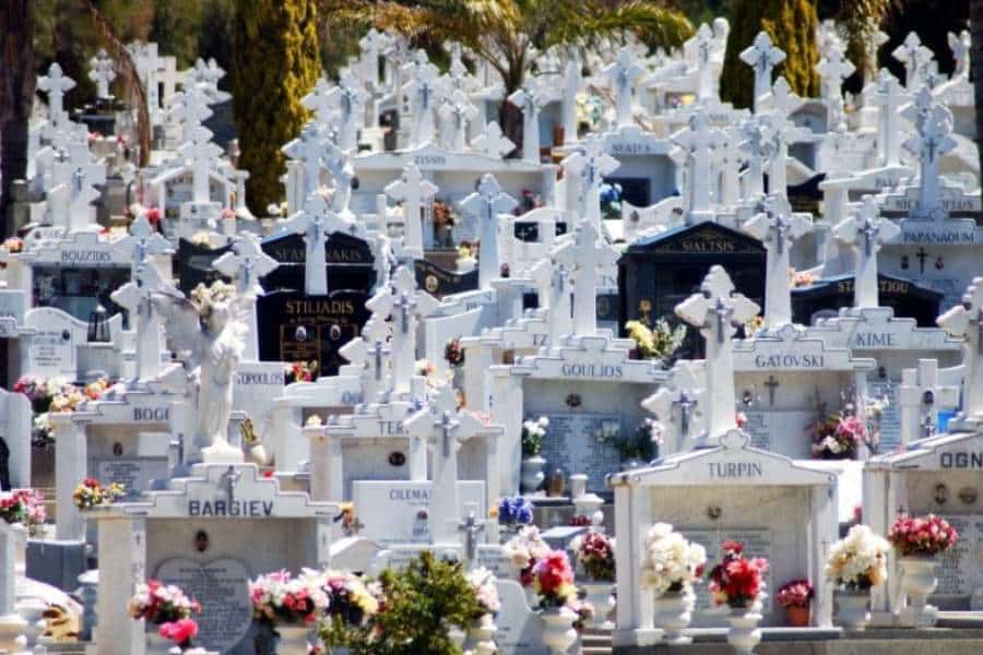 Karrakatta burial ground In Western Australia. Learn here how much does burial cost in Perth