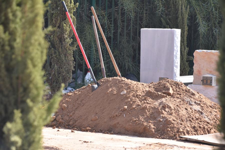 A burial plot in Perth Australia how much does it cost