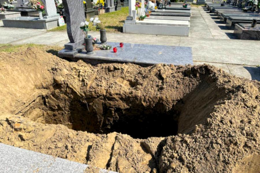 Burial plot in Perth Australia breakdown of cost image by majorsl Getty Images