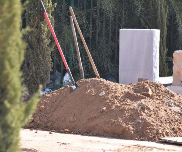 A burial plot in Perth Australia how much does it cost